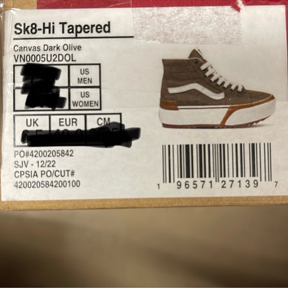 Vans WMNS Sk8-Hi Tapered
Canvas Dark Olive
VN0005U2D0L
Platforms Sneakers - Picture 15 of 16
